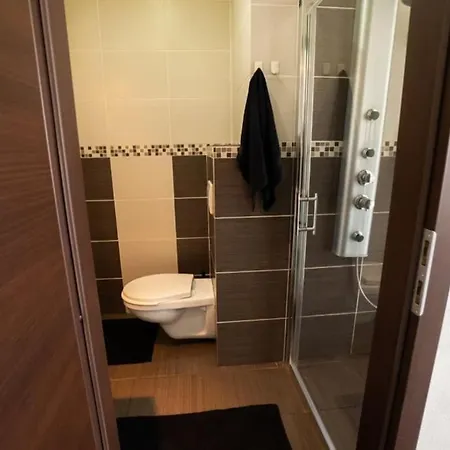 Moderny - Vyhlad Na Martinske Hole Z Najvyssieho Poschodia Budovy Apartament Martin