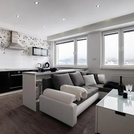 Apartmán Great Blck&wht Near Center & Own Parking